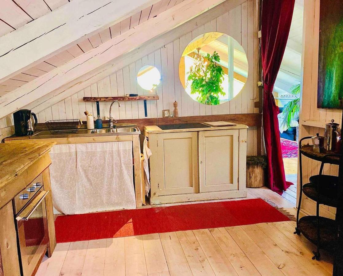 Romantic Spa Villa With Fireplace By The Lake Stjarnsund Kültér fotó