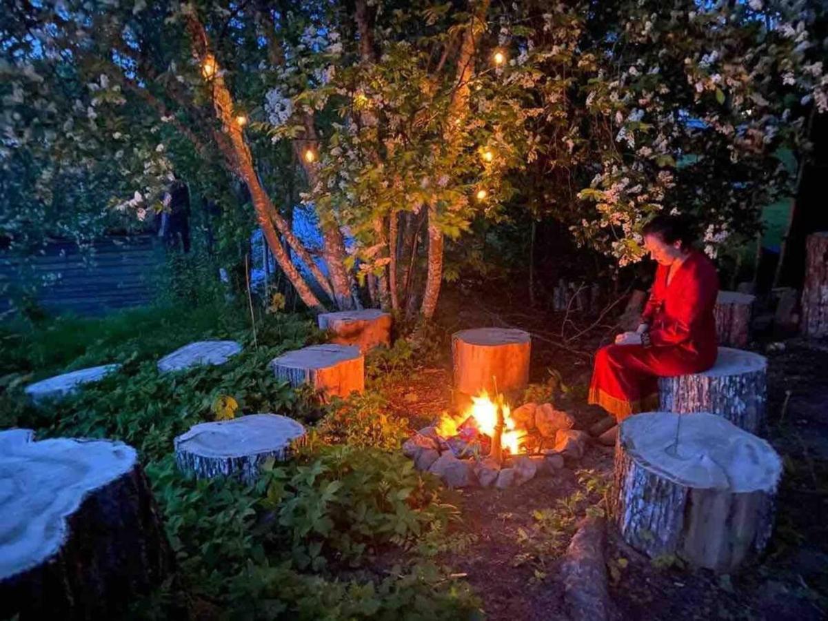 Romantic Spa Villa With Fireplace By The Lake Stjarnsund Kültér fotó